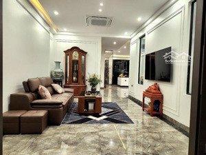 phú thượng - nhà dân xây mới cực đẹp. chủ thiện chí bán đổi nhà to hơn. gara ô tô 7 chỗ vào nhà