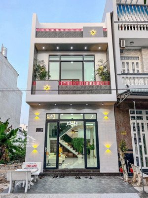 cần bán căn nhà mới 100% - sổ riêng - ngay trung tâm - dễ dàng cho thuê 10tr/tháng