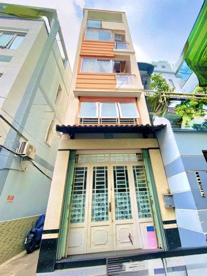 bán nhà hxh trung tâm q1 lô góc 2 mặt hẻm siêu đẹp 5 tầng btct 6pn chỉ nhỉnh 7tỉ