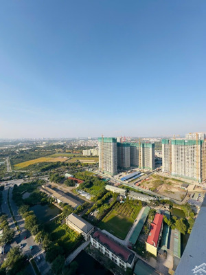 cc cần bán nhanh căn 2n góc tầng trung, view thoáng full đồ tòa zr1 già chỉ 5.8 tỷ.lh 