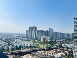 cần bán căn góc 2pn cực hiếm hướng đn tầng trung,view quảng trường tại pk pavilion. lh 