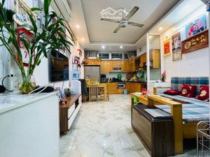 bán nhà xuân đỉnh, sát cv hoà bình, 40m2 hơn 9 tỷ, dân xây, ngõ thông gần phố , ô tô , nội thất vip