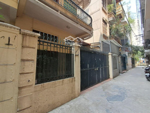 (giảm 2 tỷ) chính chủ bán 2 căn nhà phố hoàng quốc việt - oto vào nhà