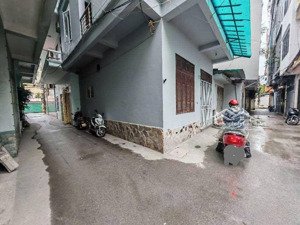 p/lô đông ngạc , sát hv tài chính 58m2 hơn 10 tỷ , dân xây , lô góc , ngõ thông , ô tô , kinh doanh