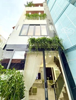 nhà xây mới 4 tầng 5pn, dtsd 110m2, ngã tư phú nhuận, chỉ 6,2 tỷ
