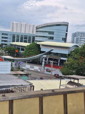 bán nhà ngang lớn 6,5m x 13m nở hậu hơn 9m chu văn an - bình thạnh đối diện hvcb