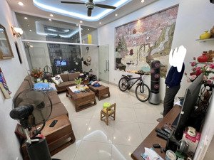 chính chủ cần bán nhà 267 hht, 2 mặt ngõ, ngõ nông, lắp được thang máy, dân xây