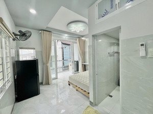cho thuê căn hộ studio bancol, máy giặt riêng, full nội thất, rộng 25m2, ngay nhà hát hoà bình q10
