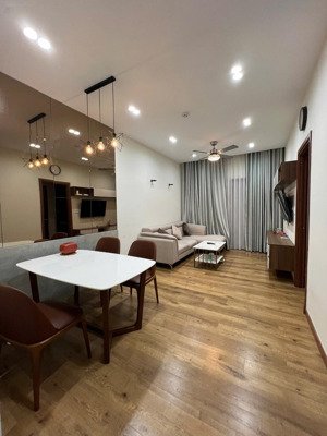 không đăng giá ảo - chính chủ gởi bán căn 74m2 flora novia nội thất đẹp , view đông nam thoáng mát