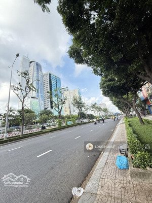 nhà 70m2, ngang 4m, nở hậu 5m, thửa đất vuông vắn ngay p. 17, bình thạnh