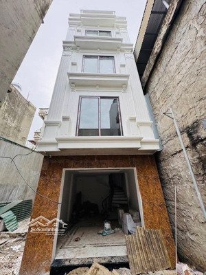 khuyến lương - giá đầu tư dưới 6 tỷ, nhà mới kính koong 5 tầng