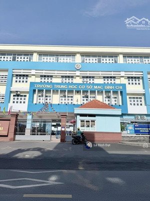 xe hơi đỗ cửa, 40m2 trệt lầu chắc chắc, bên hông cv lê thị riêng - 1 bước sáng quận 10.