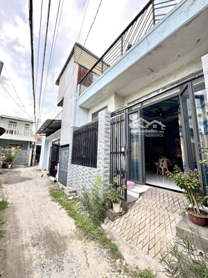 chủ gởi bán nhà 1 trệt 1 lầu ngay chợ tân vạn,5,5x12=66m,2pn,thổ cư 100%,sổ riêng,vào ở ngay