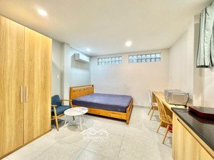 căn hộ studio như homestay, full nội thất, cửa sổ trời, rộng 25m2 ngay toà nhà viettell q10