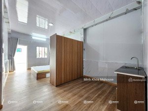 cho thuê căn hộ ban công cực rộng ngay cầu vượt hoàng hoa thám, etown cộng hòa