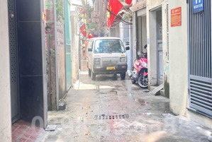 hàng tuyển tây hồ-xuân la . căn nhà 7tầng thang máy đẹp như tranh .3bước chân ra oto tránh