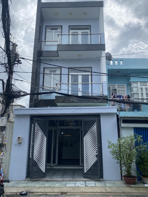 giảm giá sâu nhà 3 tầng, mặt tiền đường nhựa 10m, cách lê văn lương chỉ 50m - giá 6,3 tỷ