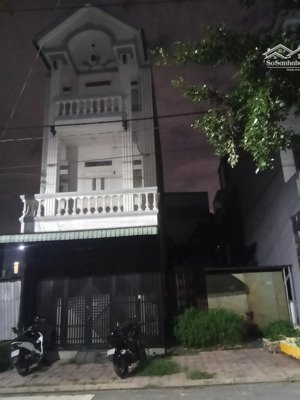 mặt tiền dĩ an - tp. dĩ an - bình dương. diện tích: 81m ( 4,5m x 18m )