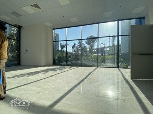 bắt buộc anh chị đầu tư phải đọc thật kĩ !! nóng 3 tỷ sở hữu shophouse chân đế trần tới 7m sang xịn