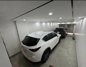 bán nhà phố trạm long biên hà nội diện tích : 56m2 * 4m * 8 tầng * 19,7 tỷ ôtô chánh thông