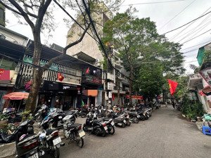 phân lô trần đại nghĩa, 136m2,4 tầng, mt6,2m, giá 35 tỷ, vỉ hè 4m, qh ra mặt phố