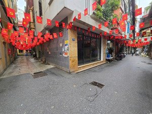 bán nhà lô góc lê văn lương, thanh xuân, 34m2 x 4 tầng, giá 9.9 tỷ, đường rộng ô tô vào nhà