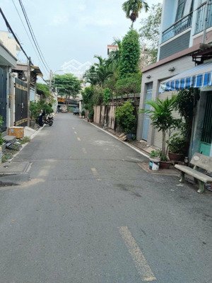 giá cực tốt -chỉ 10.5 tỷ phước long b, q9 117m ngang 6.5m đường ô tô tránh sổ vuông a4 .