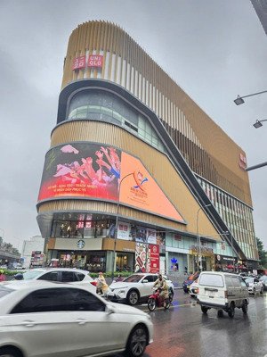 bán nhà lô góc, siêu đẹp, phân lô phố đào tấn: 80m2 xây 5 tầng , mặt tiền 15m, giá 31,5 tỷ