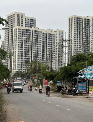 nhà hiếm dt 140m2(7,3*19),nhà 3 tầng,hxh nguyễn xiển ngay vinhomes grand park thủ đức 6,8tỷ