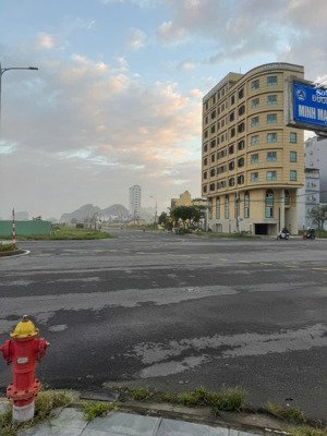 669m2/56.8 tỷ đất t mại d vụ. góc minh mạng và nguyễn khắc viện. khu saphia sát bãi tắm sơn thủy