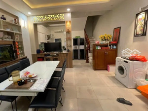 bán nhà giang văn minh , 43m2x4 tầng, 4 ngủ, full nội thất, gần phố. 9.8 tỷ