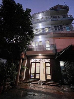 cho thuê nhà 4 tầng ,ô tô tránh,kinh doanh tốt tại: đỗ đức dục,mễ trì,nam từ liêm,hn