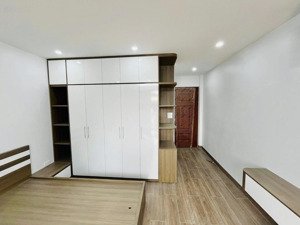 cho thuê căn hộ full đồ bát khối, tư đình, long biên 5,5 triệu/tháng có thang máy