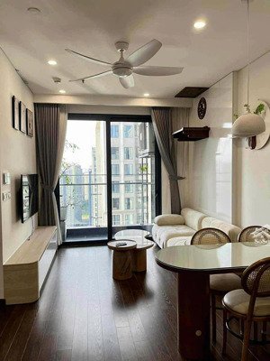 cần tiền bán gấp căn 1 ngủ + tòa c masteri giá 4 tỷ 600 bao hết thuế phí nhà đẹp sẵn hợp đồng thuê