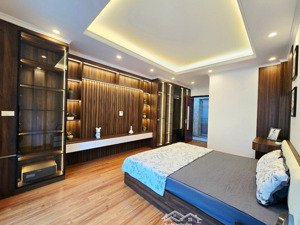 gấp gấp. nhà phú diễn. 45m2*9.x tỷ. phân lô, oto tránh, vỉa hè, 2 mặt đường. kinh doanh.