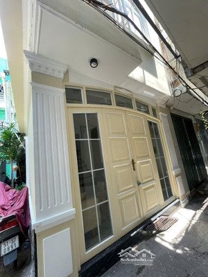 siêu phẩm hiếm full nội thất !!! p11 bình thạnh. 4 tầng 2pn 3wc 4 tỷ.