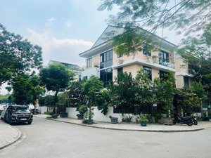 bán gấp biệt thự 4 tầng thang máy lô góc, đẳng cấp nhất, khu a, dương nội, hà đông, hn.210m2, mt27m