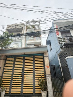 bán nhà 4 lầu hoàn công sát tthc dĩ an cách thủ đức 1km cách ngô thì nhậm 100m dt: 84m