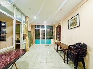 Bán nhà Pháo Đài Láng_mặt phố_lô góc_kd đỉnh, sầm uất_100m2_giá chào 38 tỷ