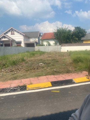 cần chuyển nhượng vị trí đất đẹp - minh trí sóc sơn