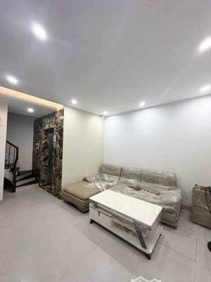 hot hit! nhà mặt ngõ cầu giấy. lô góc 2 thoáng kinh doanh, nửa phút ra phố, 38m2*5t, sđcc, ở ngay