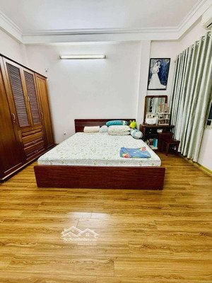 bán nhà hoàng hoa thám,ba đình,38m2 x 5 tầng,nhà mới,thang máy,full nội thất,10m ra ngõ oto,