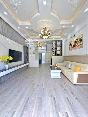 tuấn hailongreal bán nhà 4 tầng 6,59tỷ full nội thất xe hơi ngay cửa huỳnh tấn phát gần phú mỹ hưng