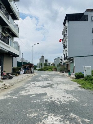 đất phân lô, ô tô tránh, vỉa hè khu 25.2 ha vân canh, 90m2, mt 6m, xây tòa đỉnh, nhỉnh 16 tỷ