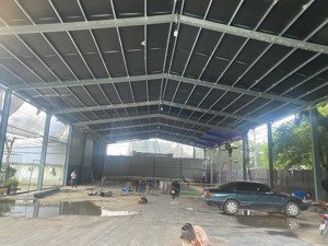 cho thuê 1000m2 kho xưởng đẹp tại đại lộ thăng long -quốc oai-hà nội. liên hệ 