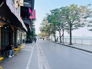 lạc long quân - trích sài 3 bước ra phố vài bước ra hồ ô tô đậu cửa, mặt tiền tận 7m