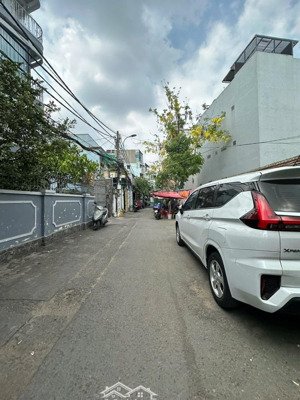 ô tô ngủ trong nhà, ngang lớn 7m, p13 bình thạnh, giá 7.3 ty