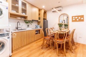 bán nhà quận hoàn kiếm . 25m . 4 tầng. chưa đến 10 tỉ . ac quan tâm liên hệ e ly thổ cư ạ