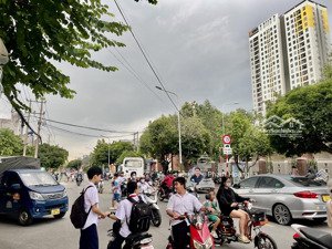 bán đất tặng dãy trọ tại p dĩ an hcm ( bd cũ)dt 102m ngang 5 full thổ cư vị trí ngay chợ thống nhất