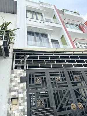 chính chủ bán nhà 3 tầng - xe hơi ngủ nhà - ngay gigamall , chợ hiệp bình